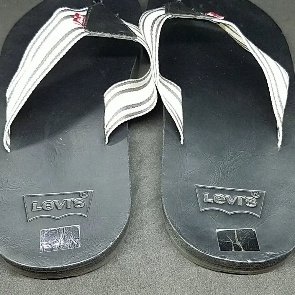 LEVIS Flip Flops    - Picture 3 of 4